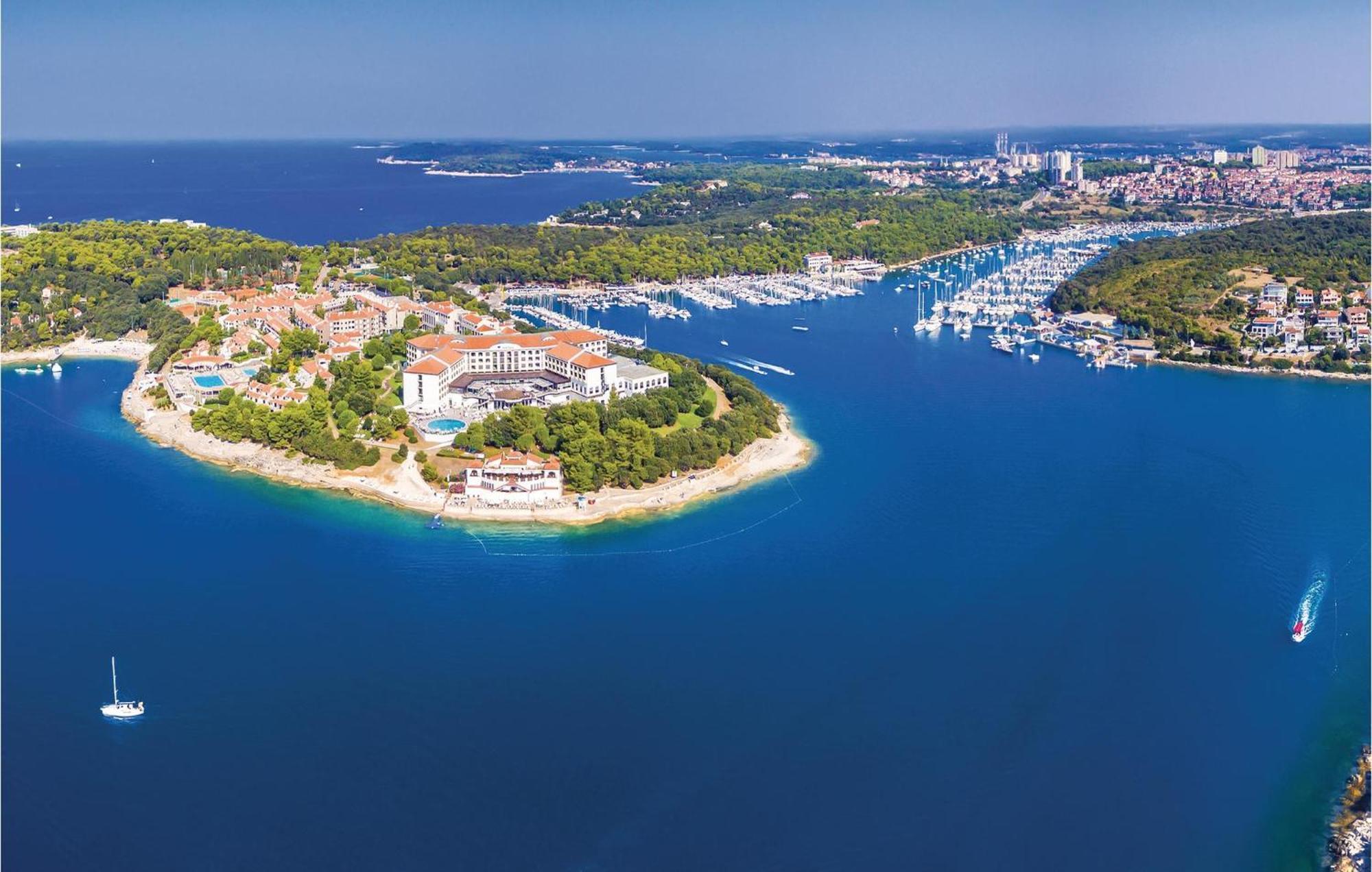 Awesome Apartment In Pula With Wifi Eksteriør bilde
